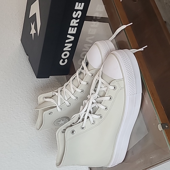 NIB Converse cream leather high top platform sneakers size 10 - Picture 12 of 13